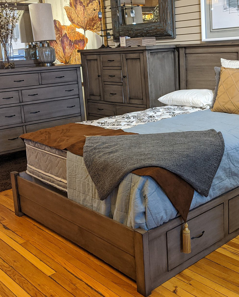 Amish Originals Bedroom Furniture Set Photo